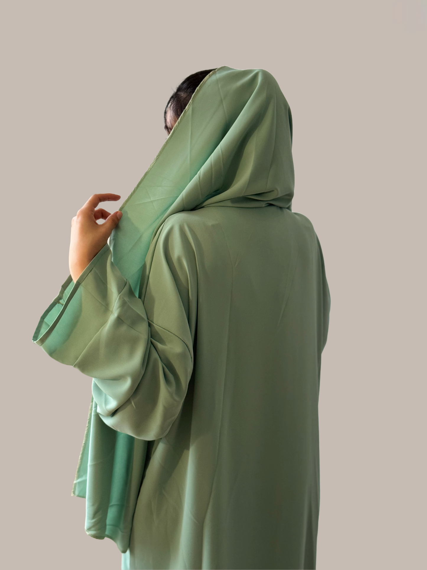 Jellaba vert sauge avec Hijab